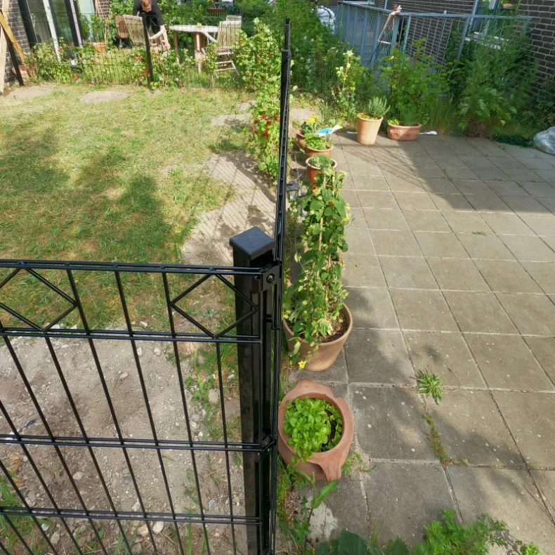 Tisvilde sort panelhegn med deko "&loz;" inkl. metalstolper - Slvklasse