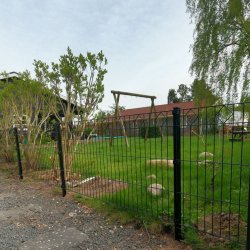 Panelhegn Tisvilde med &loz;-dekoration inkl. metalstolper og tilbehr - Slvklasse