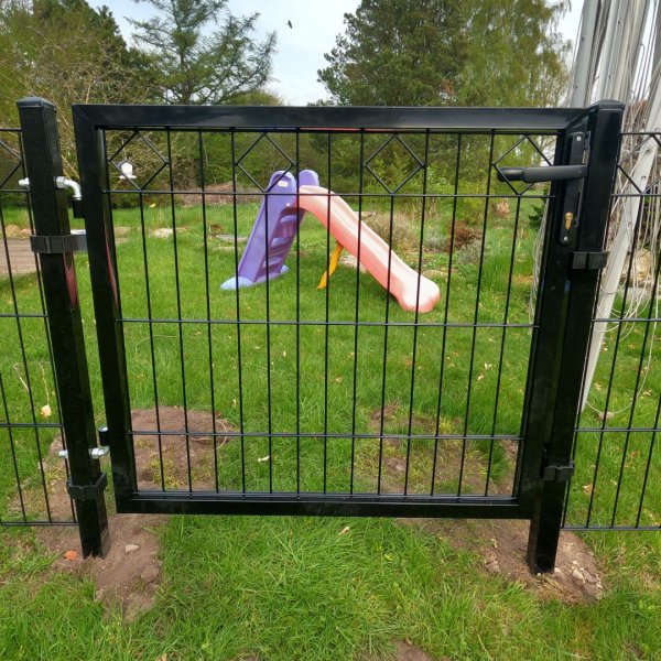 Tisvilde lge 100x95 cm  elegant sort lge med &loz;-dekoration