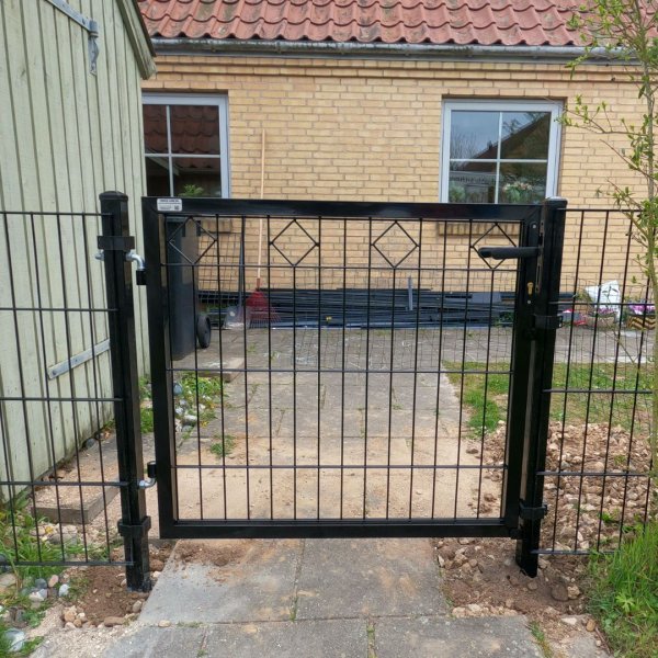 Tisvilde lge 100x95 cm  elegant sort lge med &loz;-dekoration