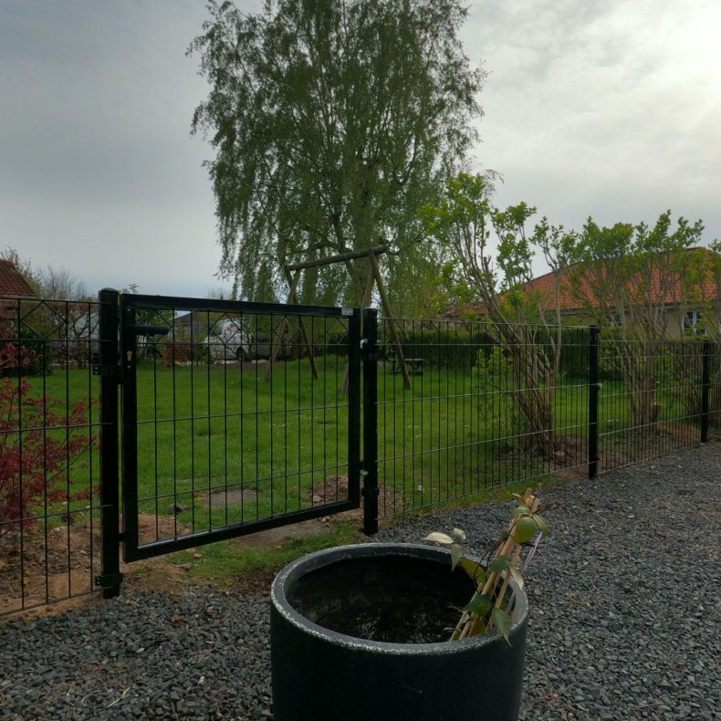 Panelhegn 200x95cm med &loz; dekoration i sort - model Tisvilde