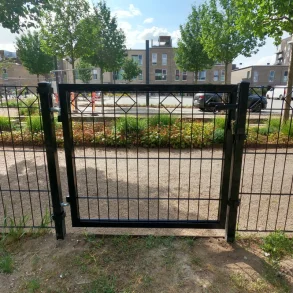 Lge til panelhegn i sort med ◊ dekoration 100x95cm - model Tisvilde