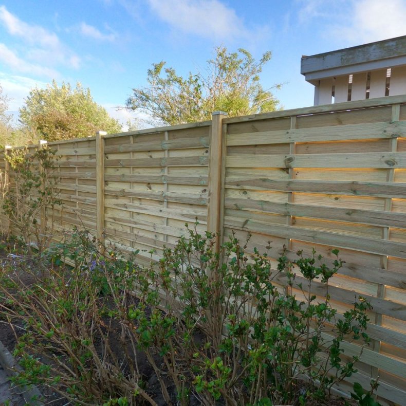 180x180cm Premium Lamelhegn model Toftlund