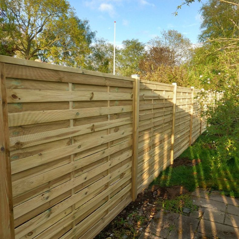 180x180cm Premium Lamelhegn model Toftlund