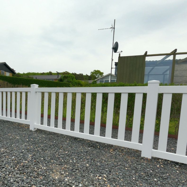 PVC tremmehegn med brede stave i 180x100cm