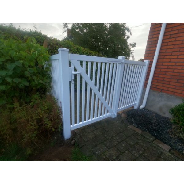 PVC Tremme enkeltlge med smalle stave i 100x120cm (BxH)