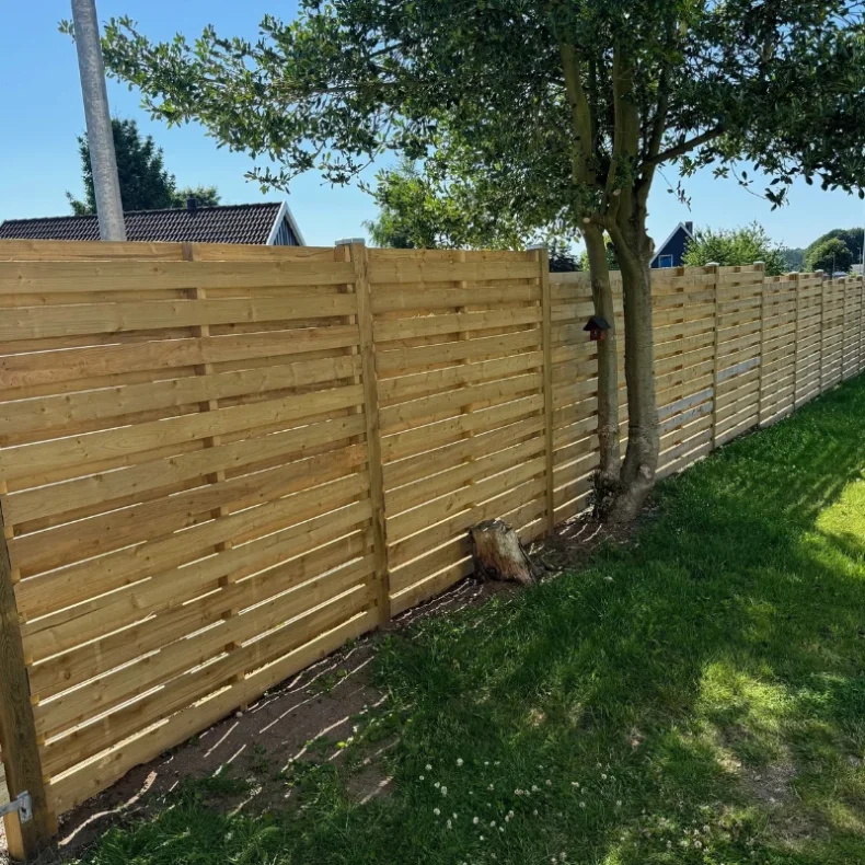 Frslev plankevrk i grnt trykimprgneret tr med trstolper - Guldklasse