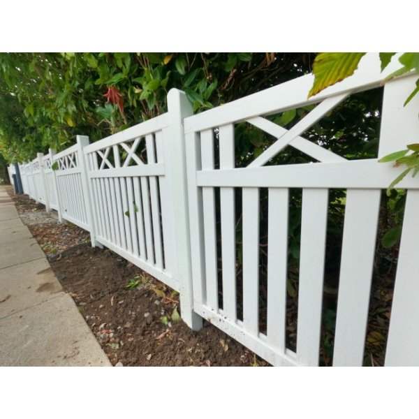 Vinesse forhavehegn i hvid 150x96cm (BxH)